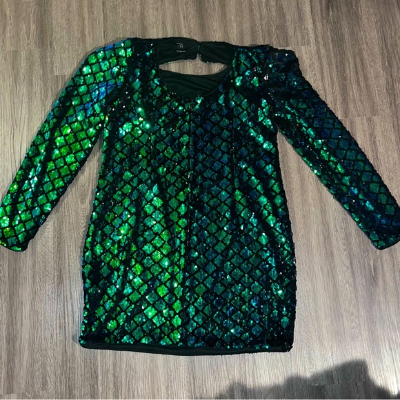 Forever 21 Mermaid Dress with Keyhole back. Size 2X; never worn - Picture 1 of 1